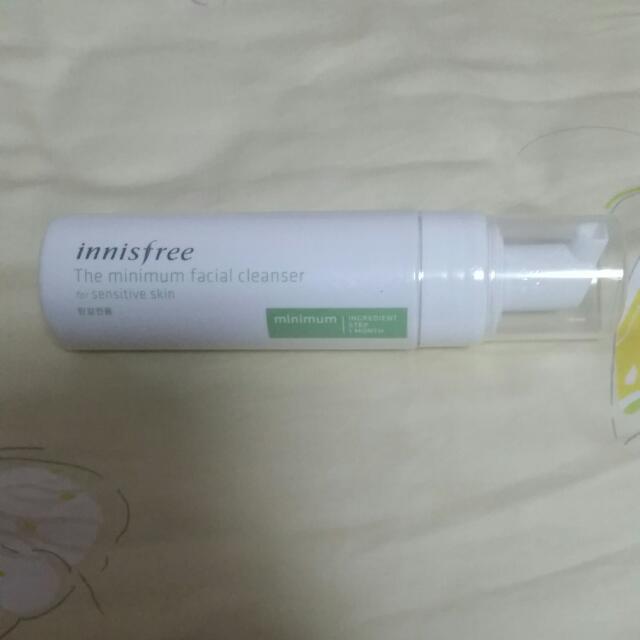 the minimum facial cleanser