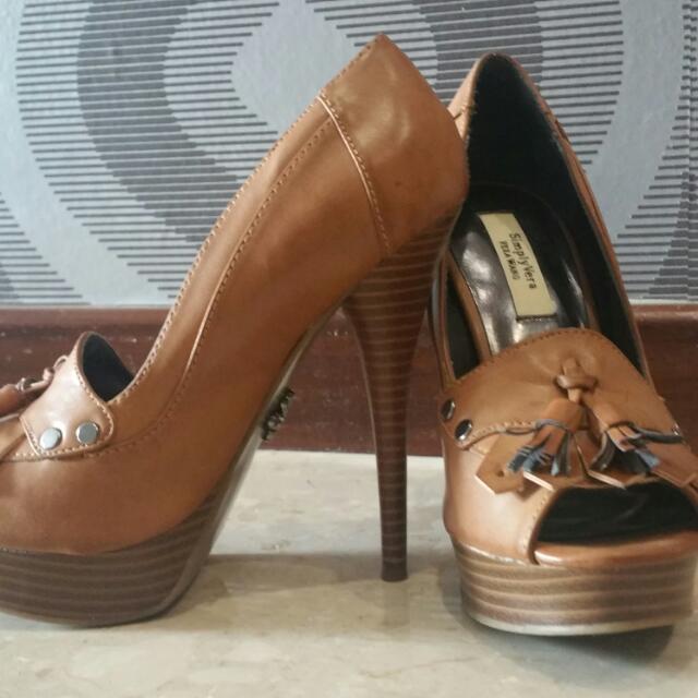 Vera wang high heels top
