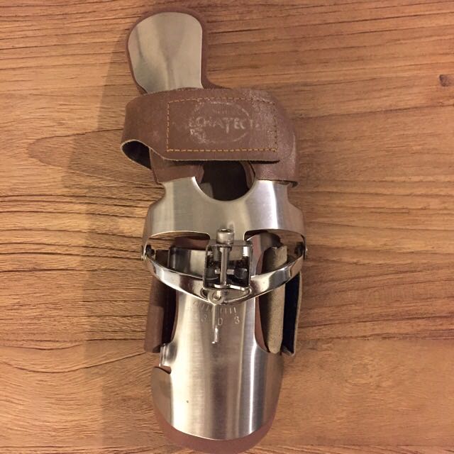 Mechatecter Stainless Steel Bowling Wrist Guard (Right Handed