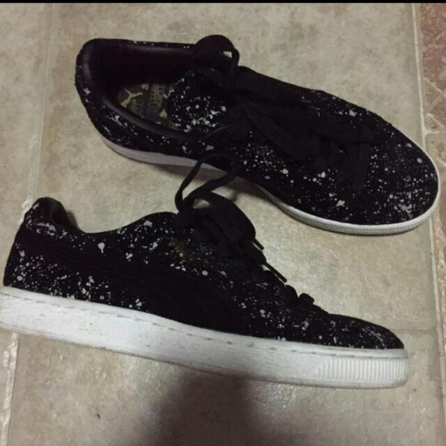 black glitter pumas