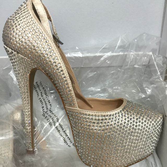 Steve madden discount deeny pump