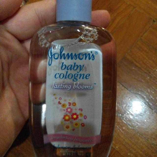 Johnson's baby top cologne lasting blooms