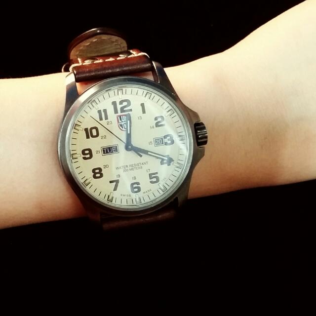 Luminox atacama field best sale day date 1927