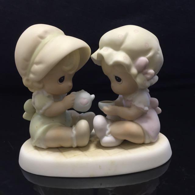 Precious Moment Figurine : Friendship Hits The Spot 306916