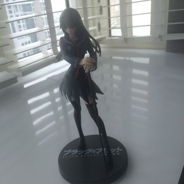 black bullet figure