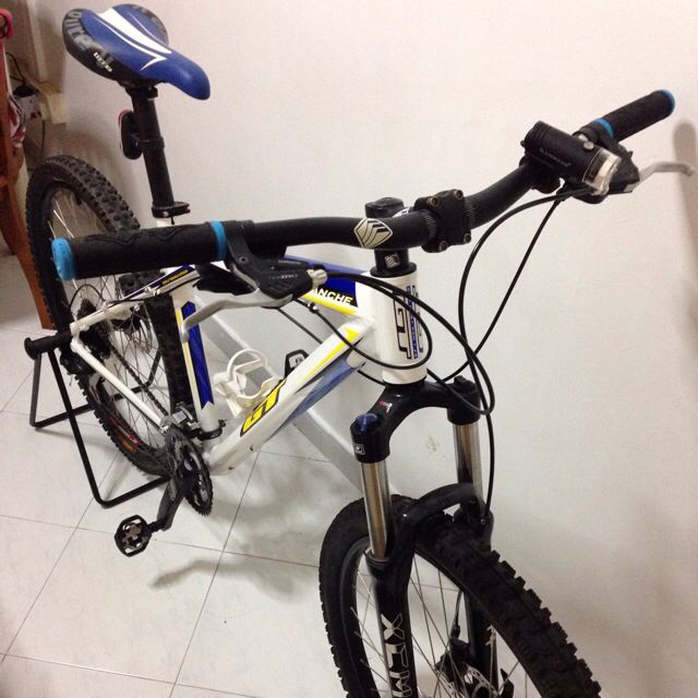 Gt avalanche white and blue 2025