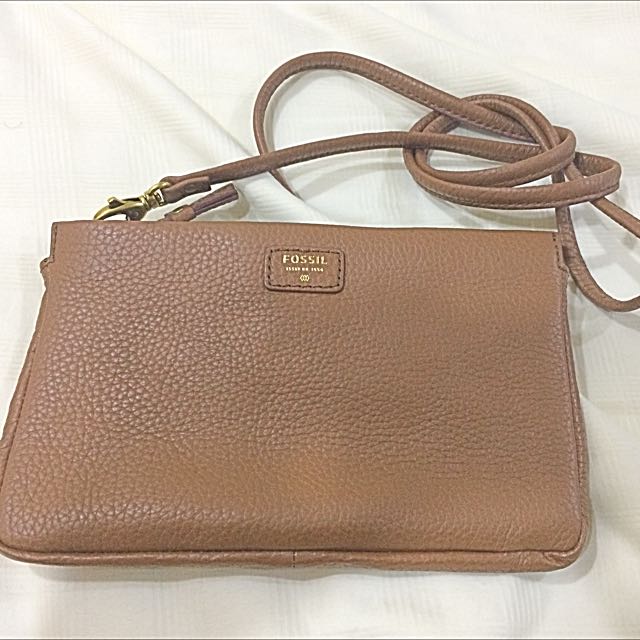 fossil sling bag price