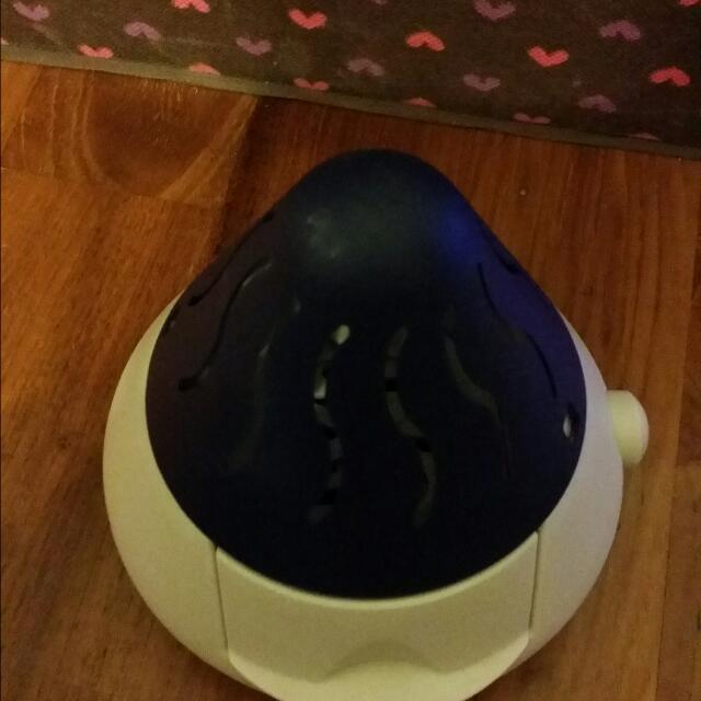 Essential Oil Diffuser (Category: Air Conditioners & Heating) located in Singapore. Submitted by LeleCoca (Listing ID 30536430, Image 1). Description: .
