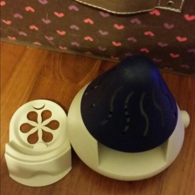 Essential Oil Diffuser (Category: Air Conditioners & Heating) located in Singapore. Submitted by LeleCoca (Listing ID 30536430, Image 2). Description: .