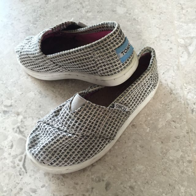 toms boys shoes