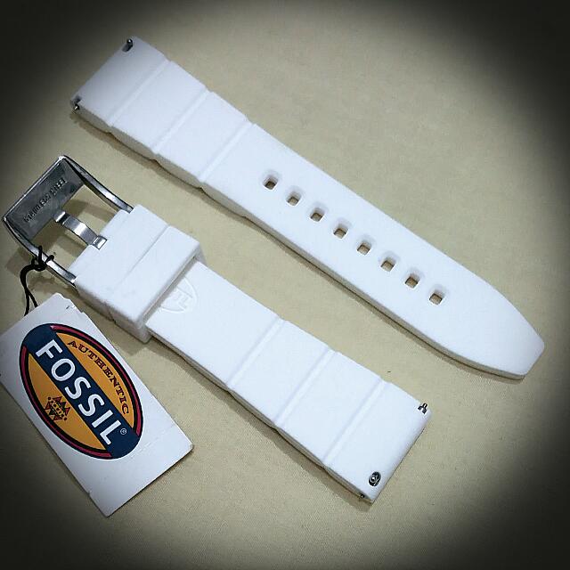SOLD FOSSIL WHITE Silicon Watch Strap for 22mm Lugs with Spring Bar Pin AMS 16 Luxury Watches on Carousell