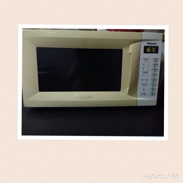 National Inverter Microwave Oven 1000W Model NNS650WF (SOLD