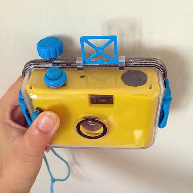 aquapix 35mm toy camera review