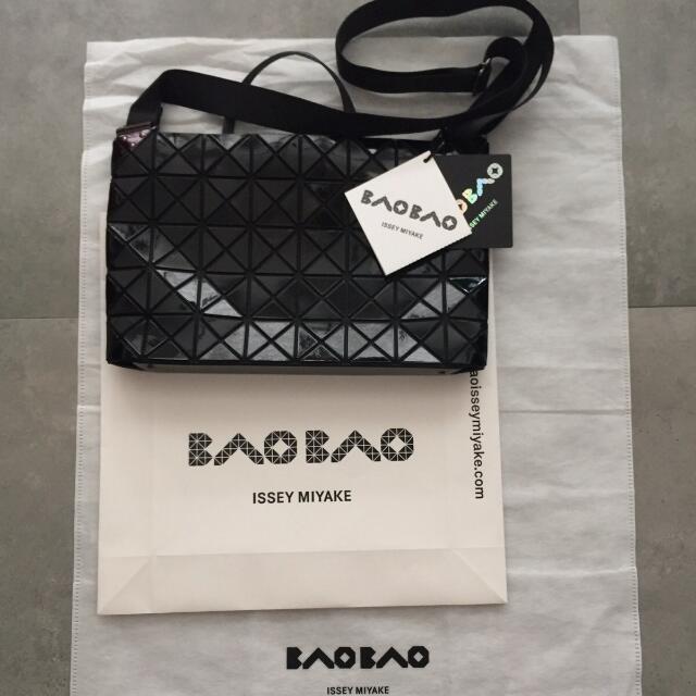 issey miyake bao bao sling bag