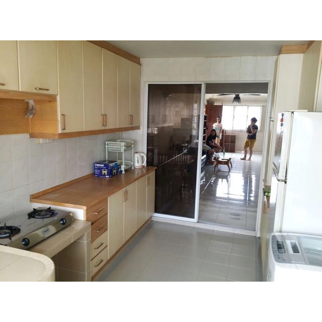 Rental Of Whole Unit At Blk 504 Ang Mo Kio Ave 8, Property on Carousell