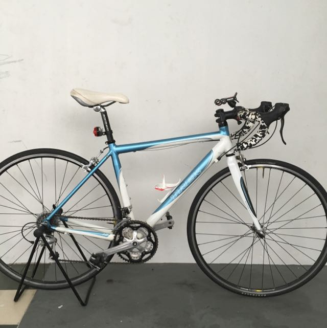 trek 1.2 road bike for sale