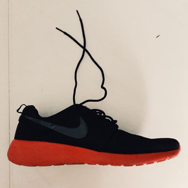 Nike Roshe Run Red And Black