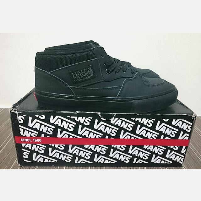 Vans blackout half cab online
