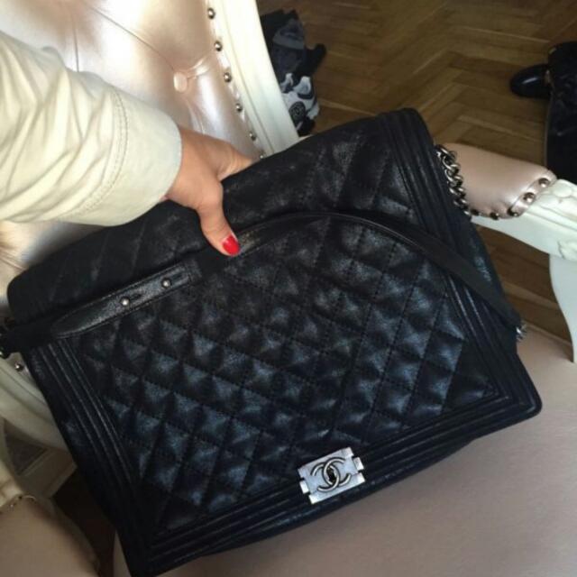 ✓100% AUTH Chanel Le Boy Extra Large XL Black Bag Runway 2014 Rare Piece  MINT, Luxury on Carousell