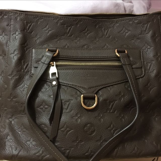 AUTHENTIC Louis Vuitton LV Lumieuse shoulder bag black empreinte monogram  leather, Luxury, Bags & Wallets on Carousell