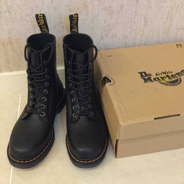 dr martens drench boots