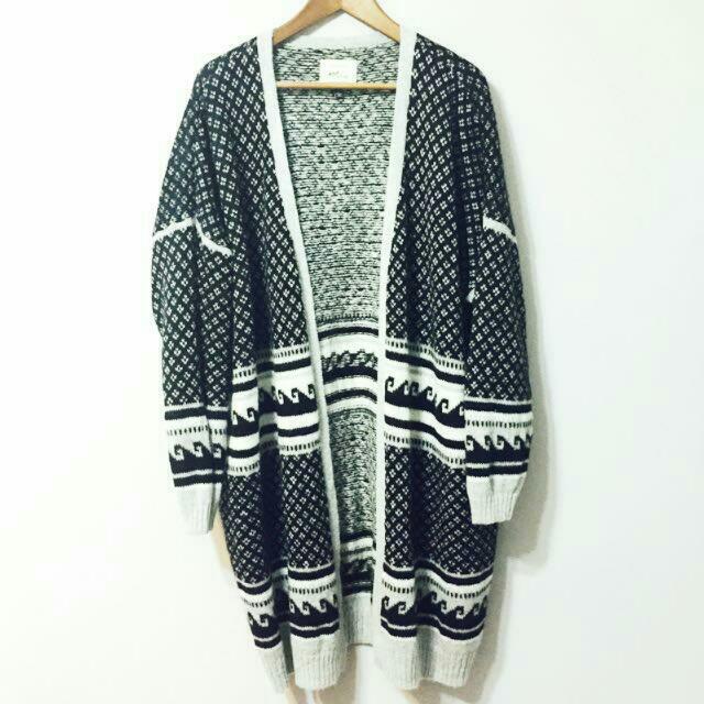 Pre Loved Plus Size Oversized Longline Sweater Cardigan Women S Fashion On Carousell
