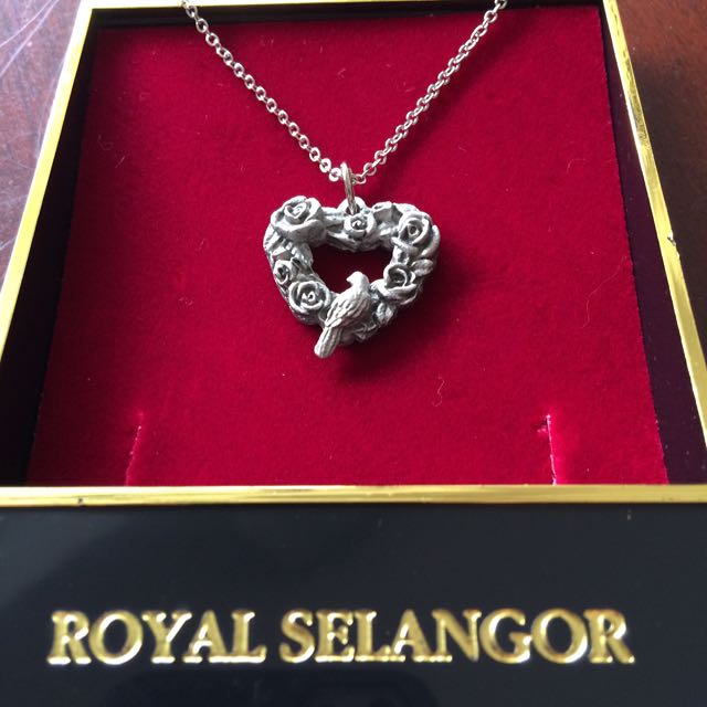 ROYAL SELANGOR PEWTER PENDANT NECKLACE