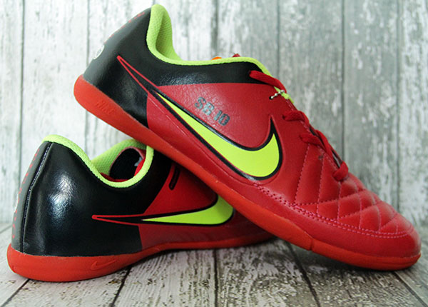 Sepatu Futsal Nike Tiempo Sb10 Hitam Merah Futsal Bola Adidas Nike Olah Raga Di Carousell