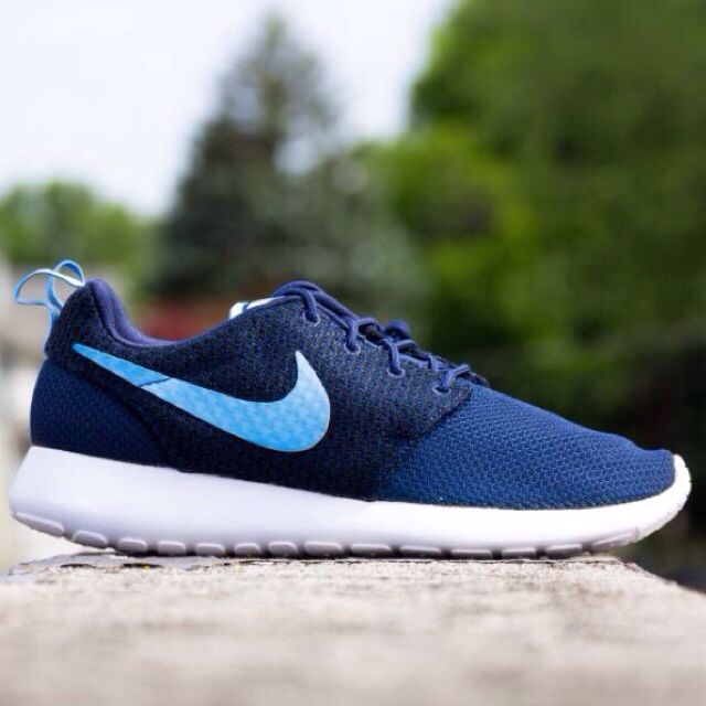 Nike men roshe runs clearance