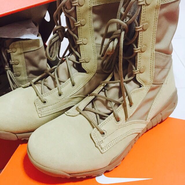 nike tan military boots