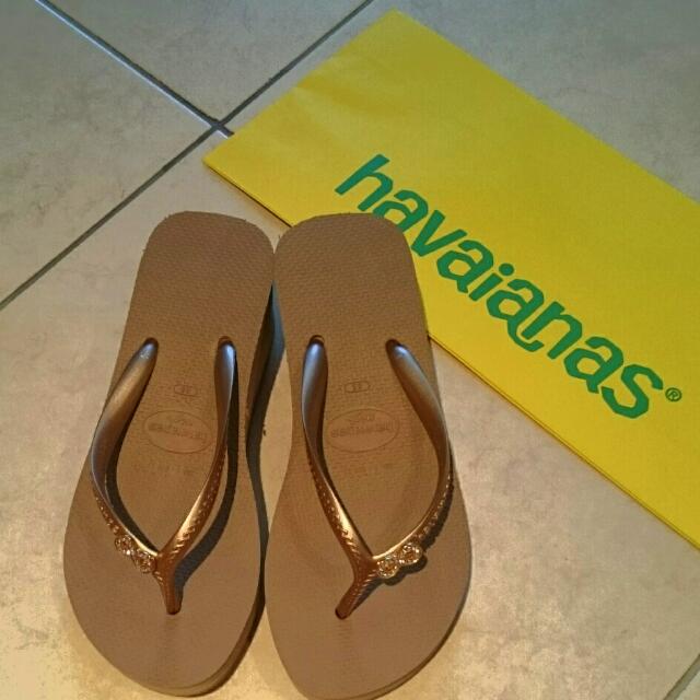 Havaianas Women High Look Gold Slippers Women s Fashion Footwear Flipflops and Slides on Carousell