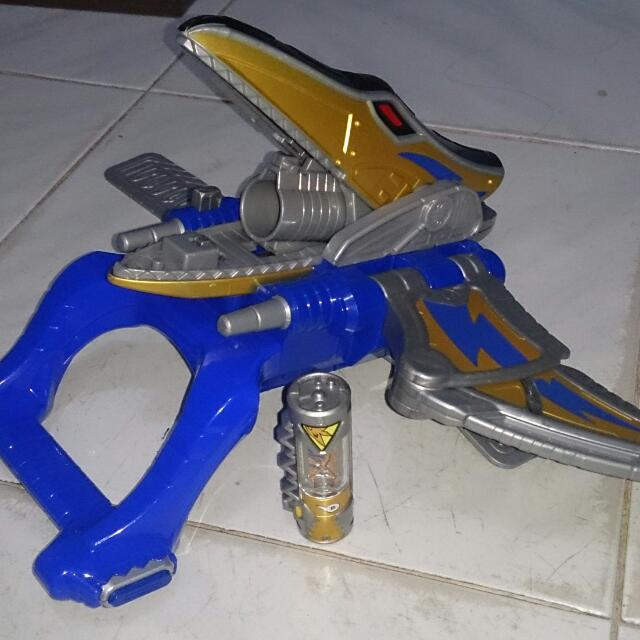 power rangers dino charge gold ranger morpher