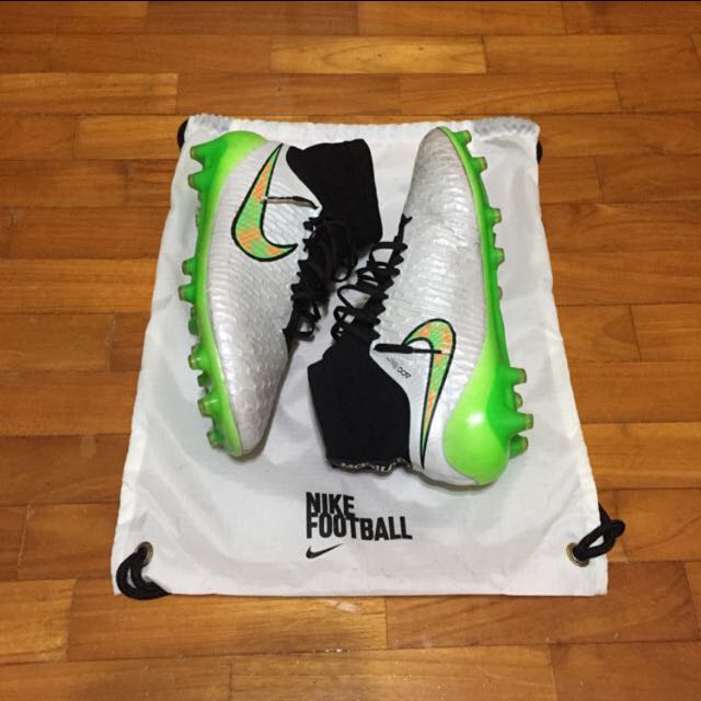 Magista Obra Us 9.5, Women's Fashion, Footwear, Sneakers on Carousell