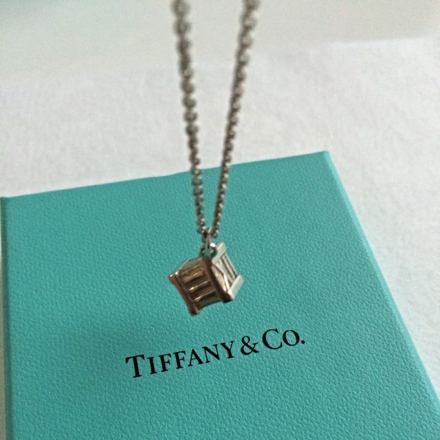 tiffany atlas cube necklace