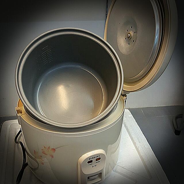 Rice Cooker 1.8Lt Samsung (Made In Korea ), TV & Home Appliances
