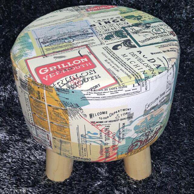 stool (Category: Chairs) located in Kuala Lumpur. Submitted by lirui714 (Listing ID 31945867, Image 3). Description: .