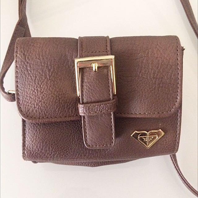 Roxy Sling Bag, Women's Fashion, Bags & Wallets, Crossbody Bags on
