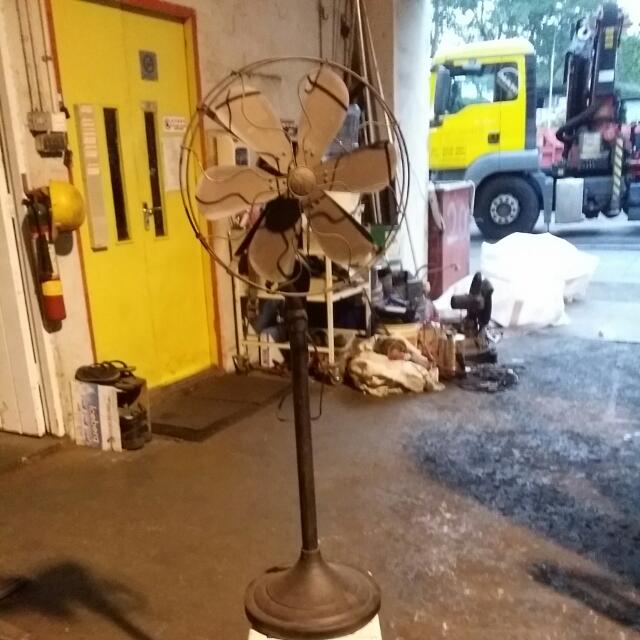 Very Old Vintage Stand Fan, Hobbies & Toys, Memorabilia & Collectibles