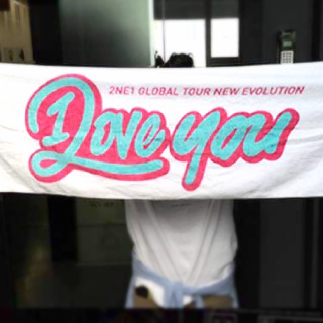 2NE1 New Evolution Towel, Hobbies & Toys, Memorabilia & Collectibles