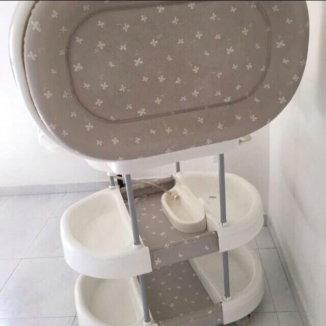 Brevi changing table with bath sale