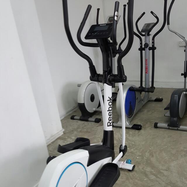 Reebok ZR10 Cross Trainer With Warranty, Everything on Carousell