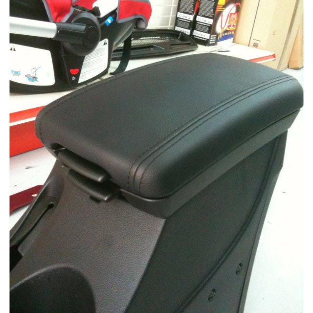 Kia Forte 2Tier Center Armrest Console, Car Accessories on Carousell