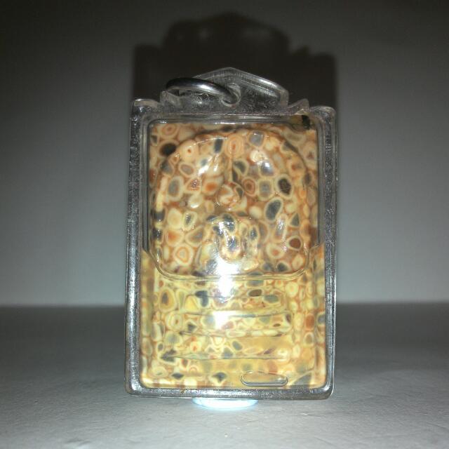 Authentic Thai Amulet 泰国佛牌 A Stunning Phra Somdej With Holy Fluid Made Of 龙宫 Authentic Thai Amulet 泰国佛牌 A Stunning Phra Somdej With Holy Fluid Made Of 龙宫