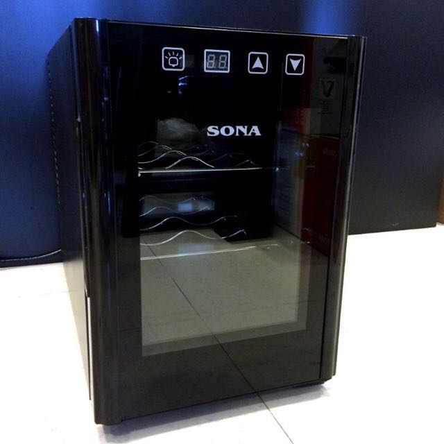 Mini Wine Chiller 6 bottles, TV & Home Appliances, Kitchen Appliances