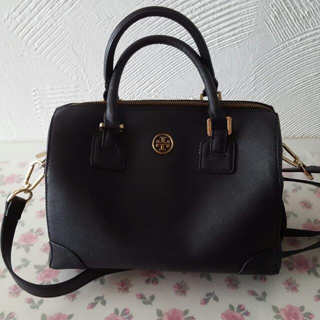 Tory burch robinson middy hot sale satchel