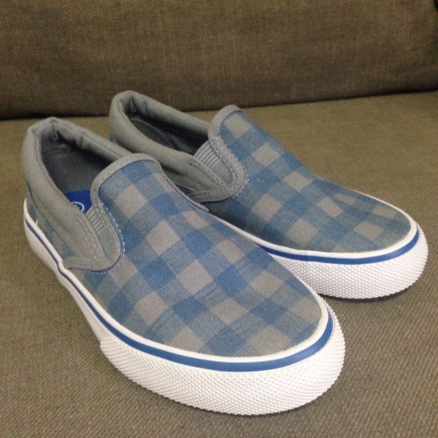 airwalk canvas shoes