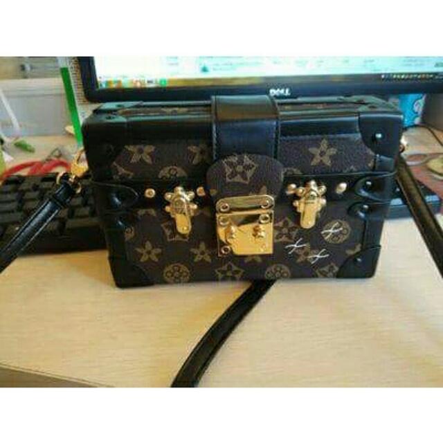 Small Trunk (Category: Purses & Pouches) located in Kuala Lumpur. Submitted by simple2style (Listing ID 32912306, Image 2). Description: .