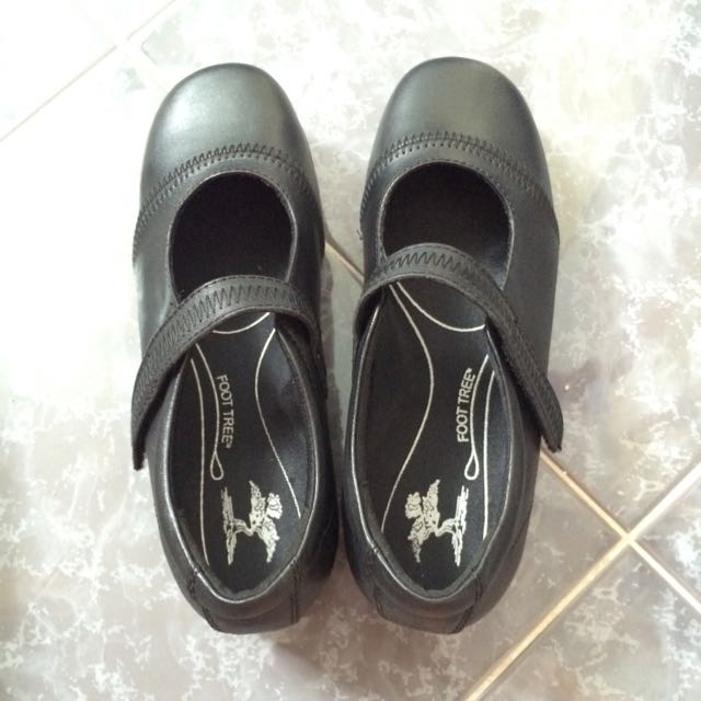 clogs for nurses near me