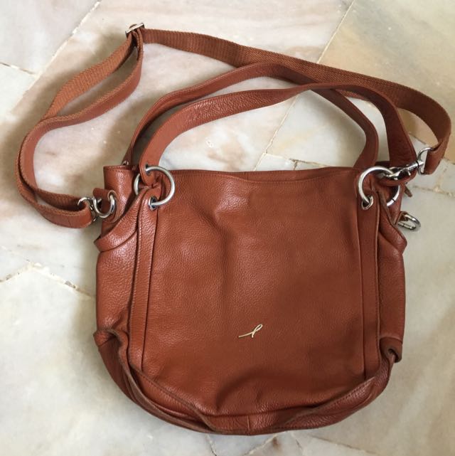Giamax sling bag sale price