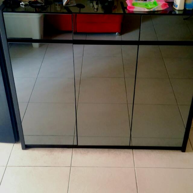 mirrored shoe cabinet